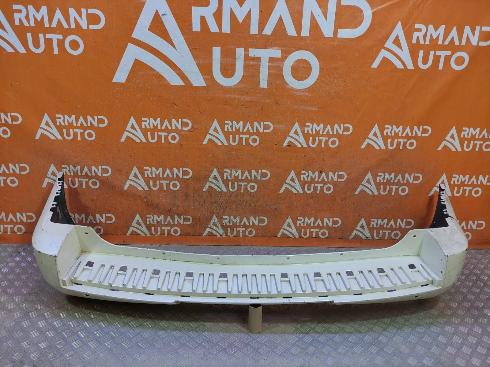 Бампер Cadillac Escalade 2006-2014 3