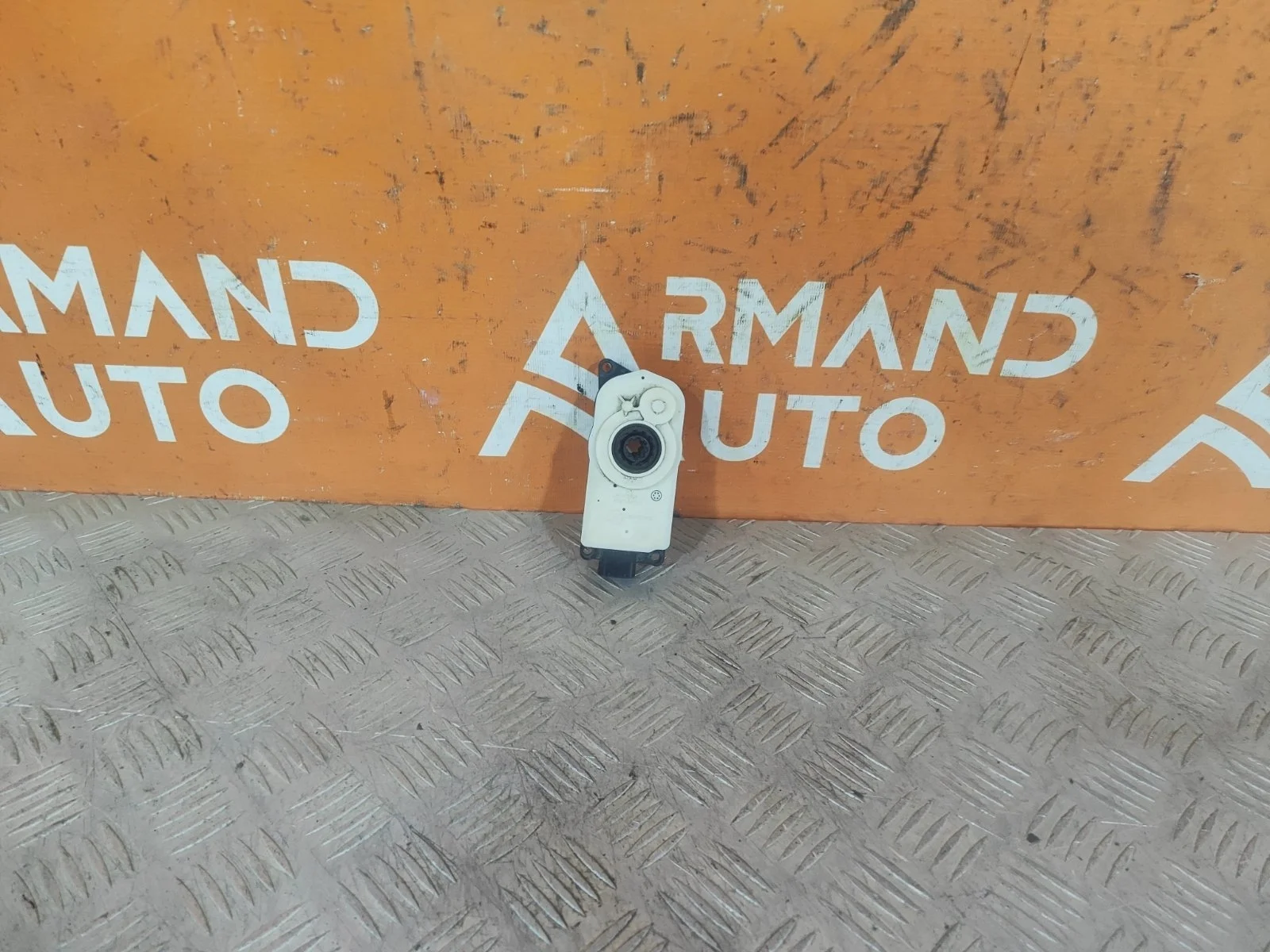 Мотор заслонки решетки радиатора BMW X7 2018-нв G07