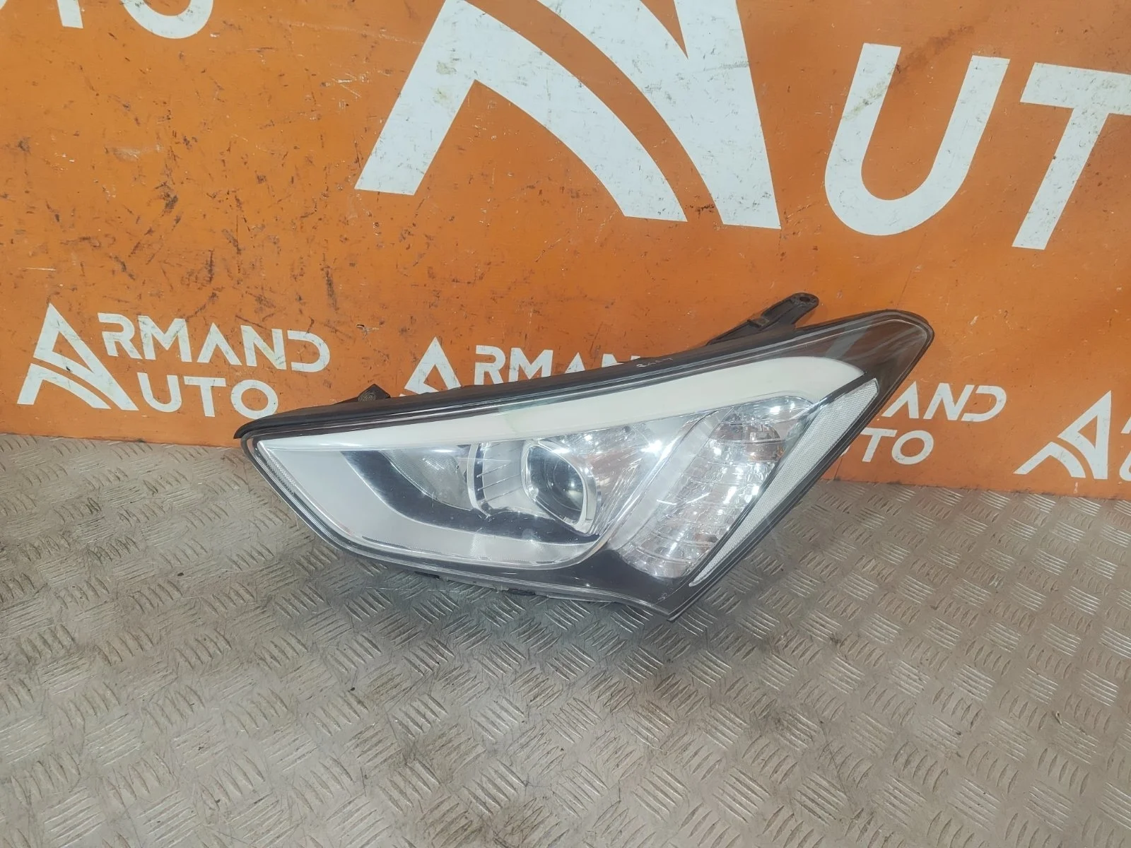 Фара Hyundai Santa Fe 2012-2016 3 DM