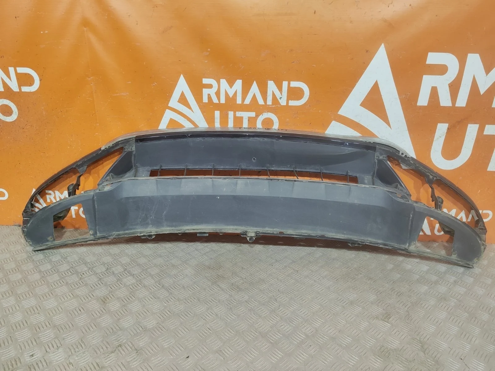 Бампер нижняя часть Volkswagen Touareg 2014-2018