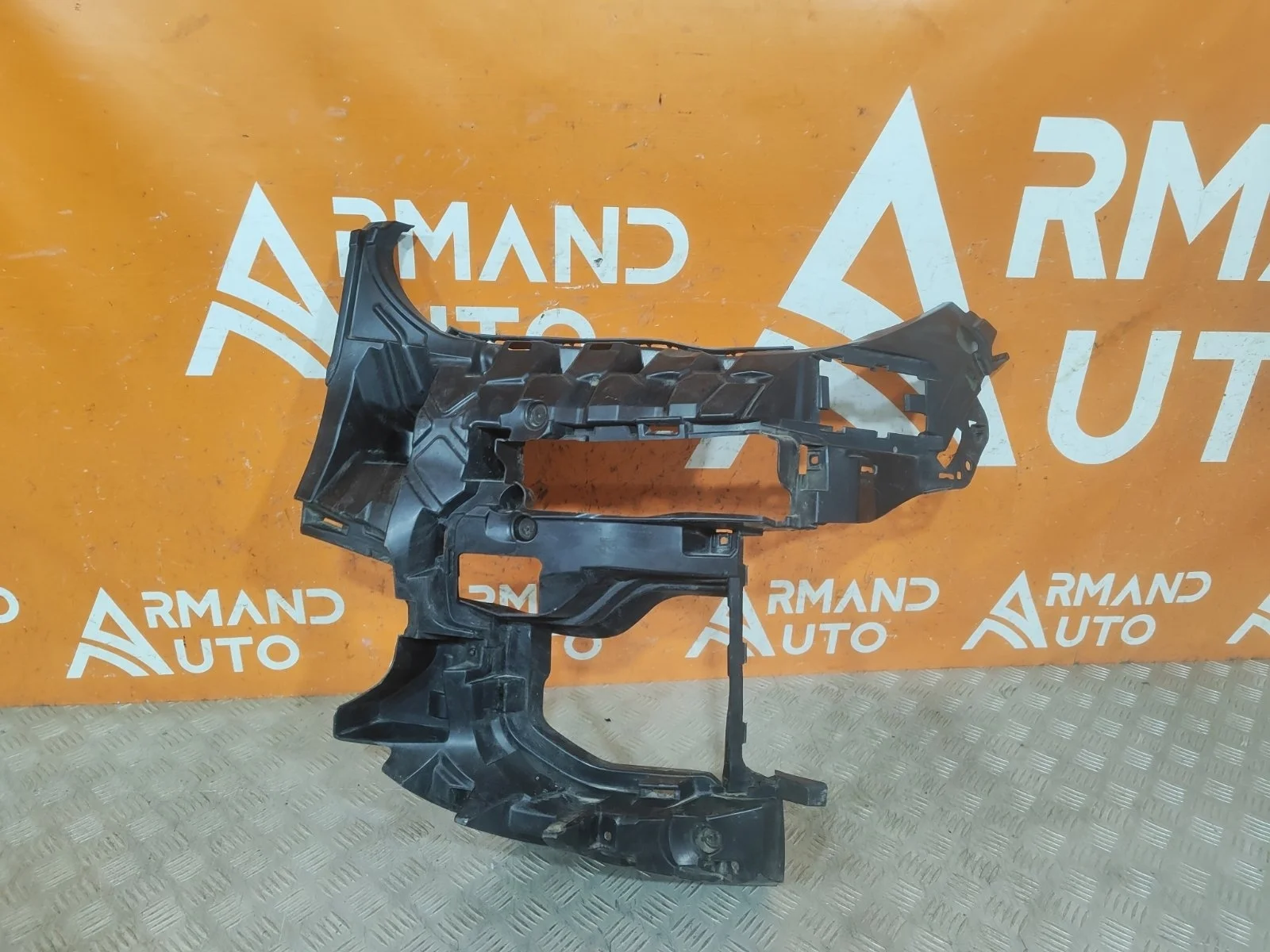 Кронштейн бампера BMW X5 2018-2023 G05