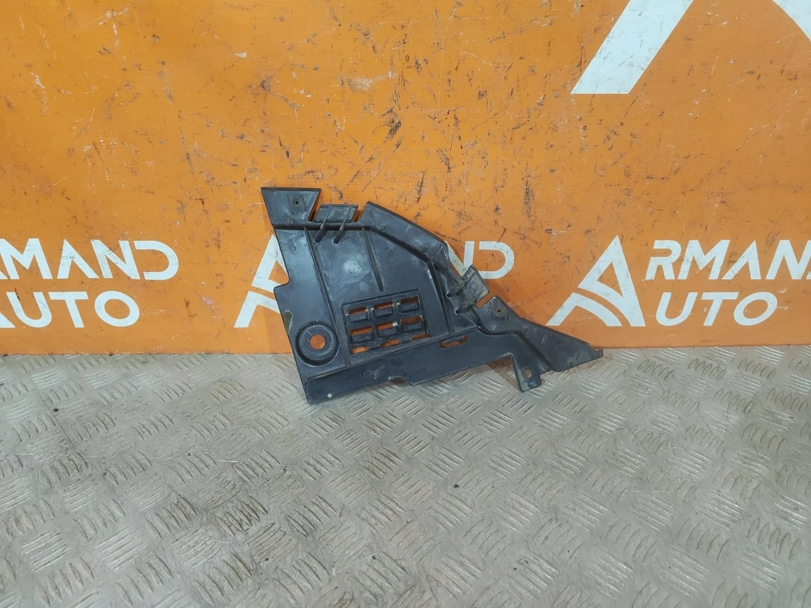 Пыльник бампера Renault Logan 2012-2022