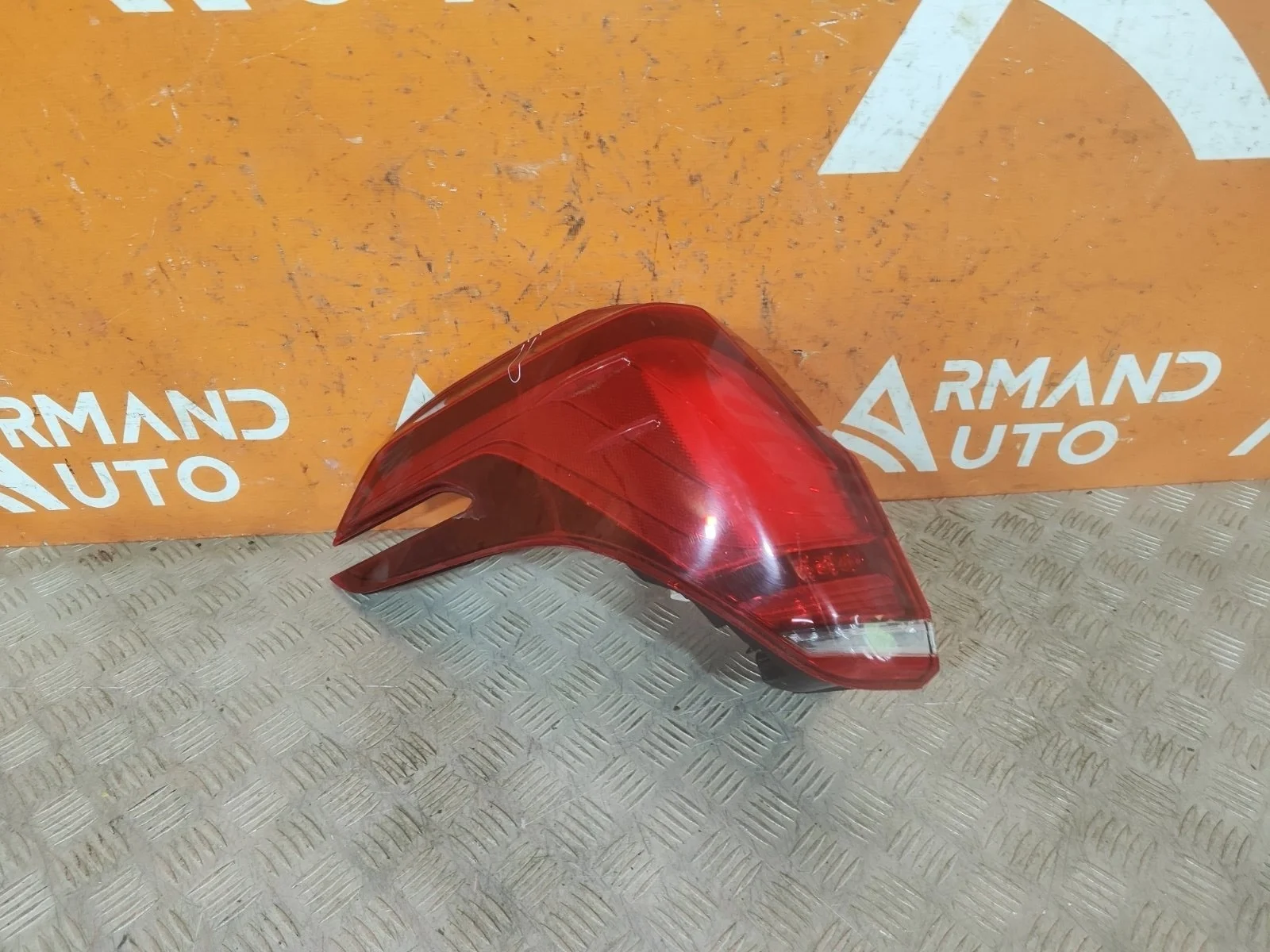 Фонарь внешний Toyota Alphard 2017-нв 3