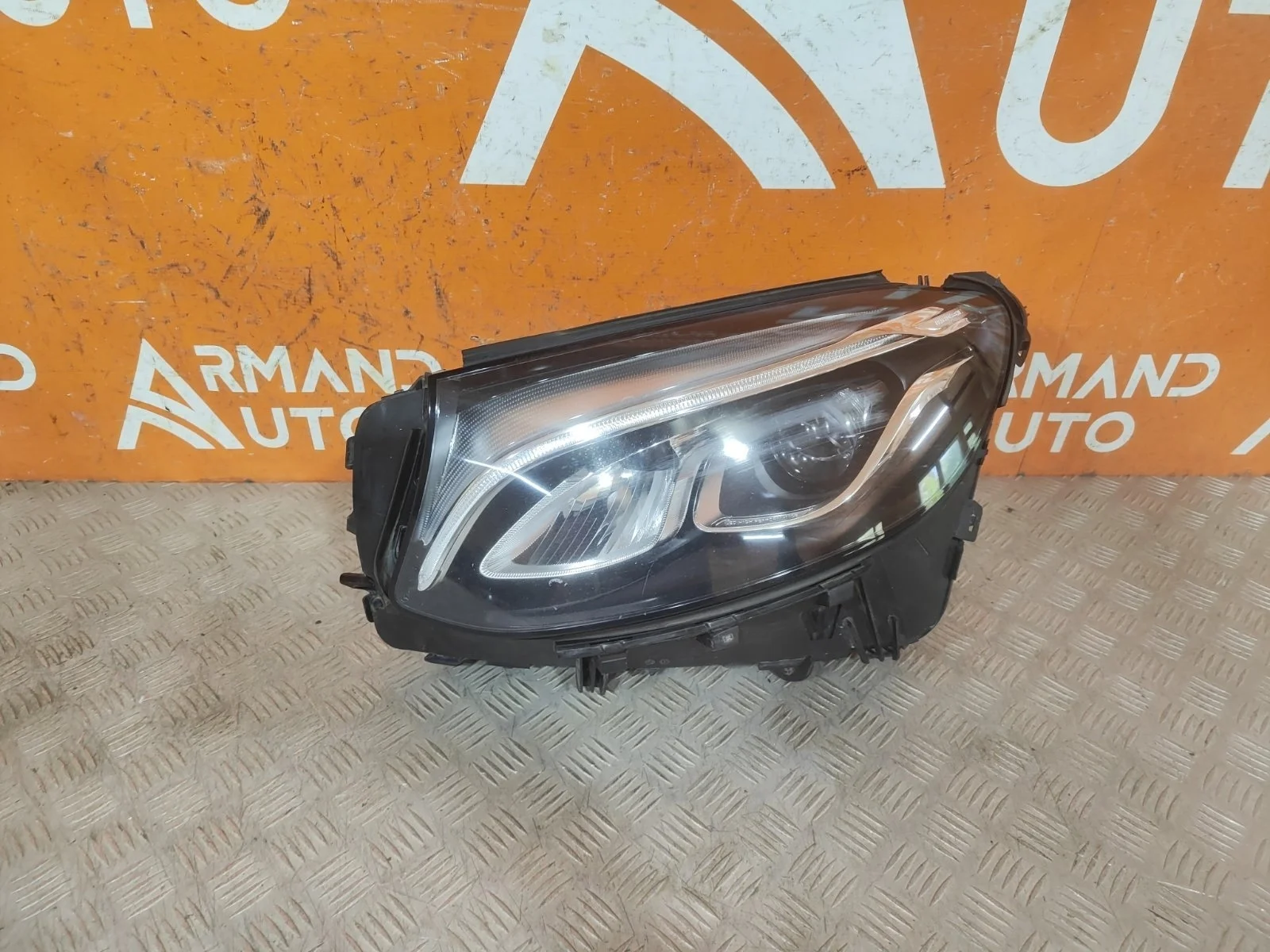 Фара Mercedes GLC-Class 2015-2019 X253