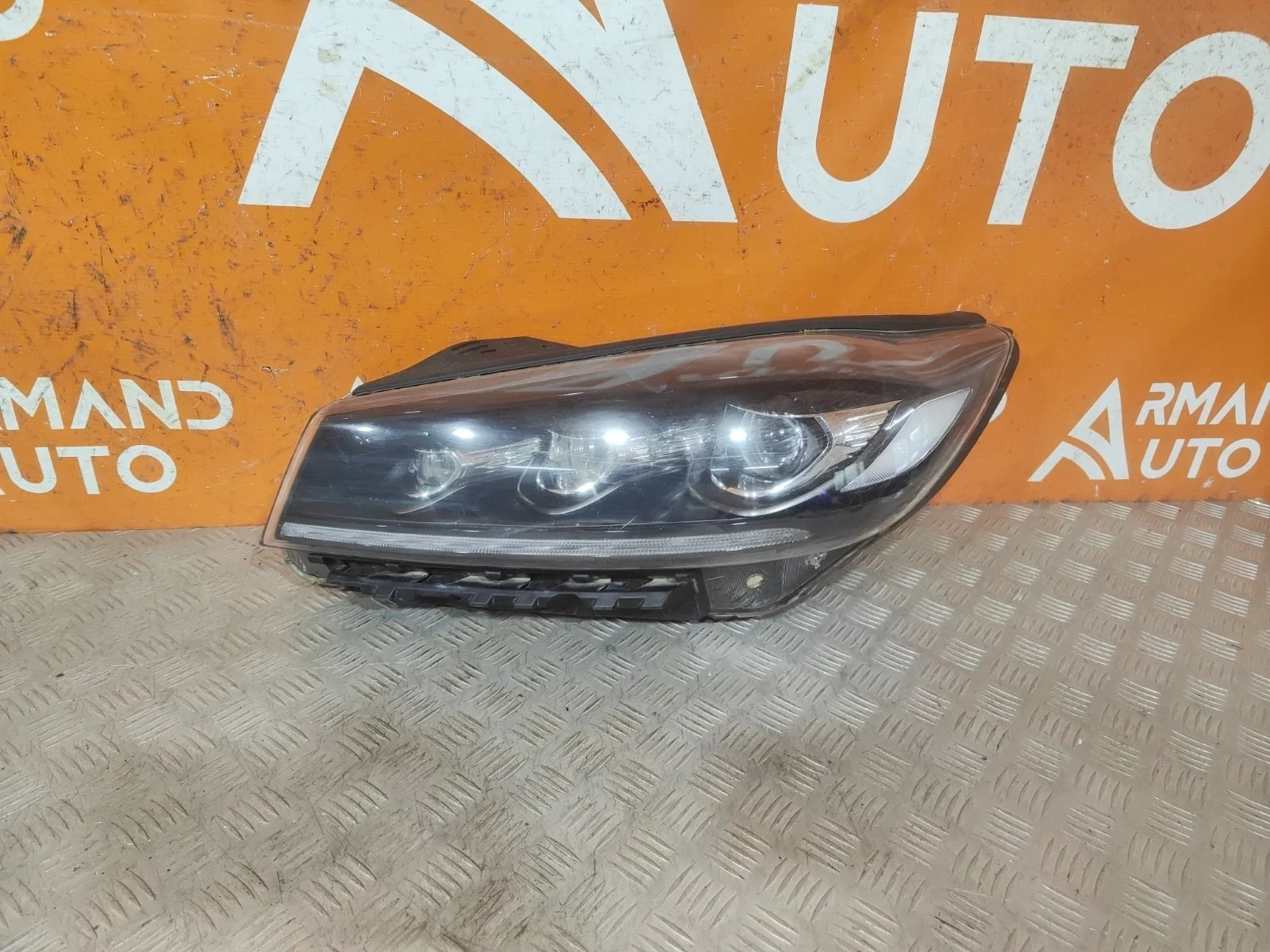 Фара Kia Sorento 2017-2020 3 Prime UM