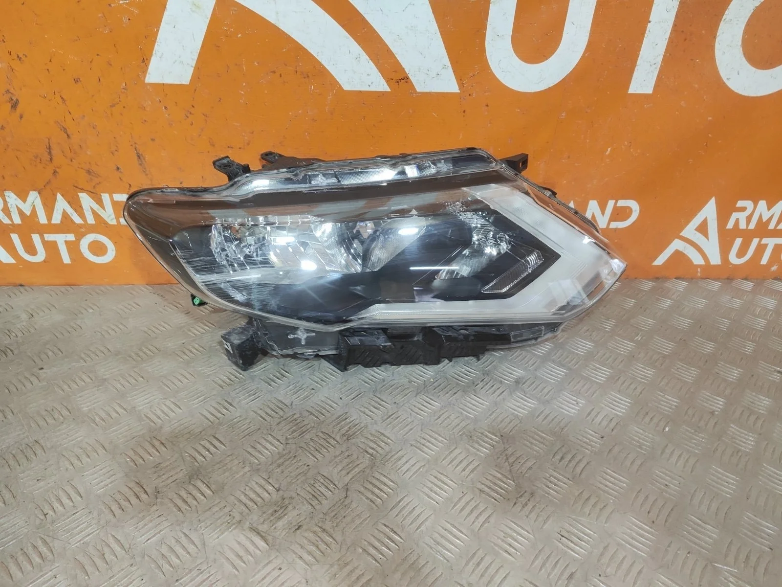 Фара Nissan X-Trail 2017-2022 3 T32