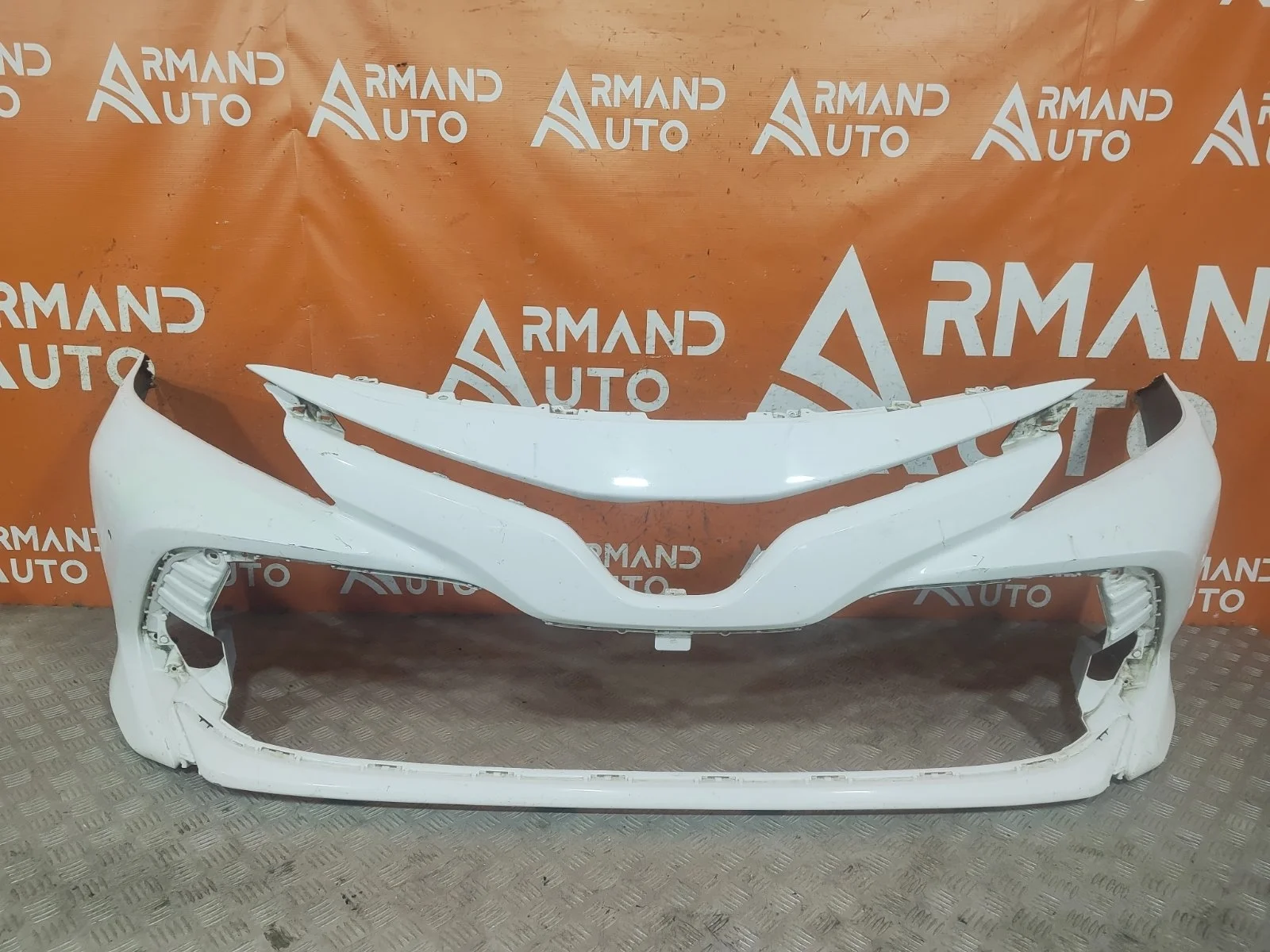 Бампер Toyota Camry 2017-2021 8 XV70