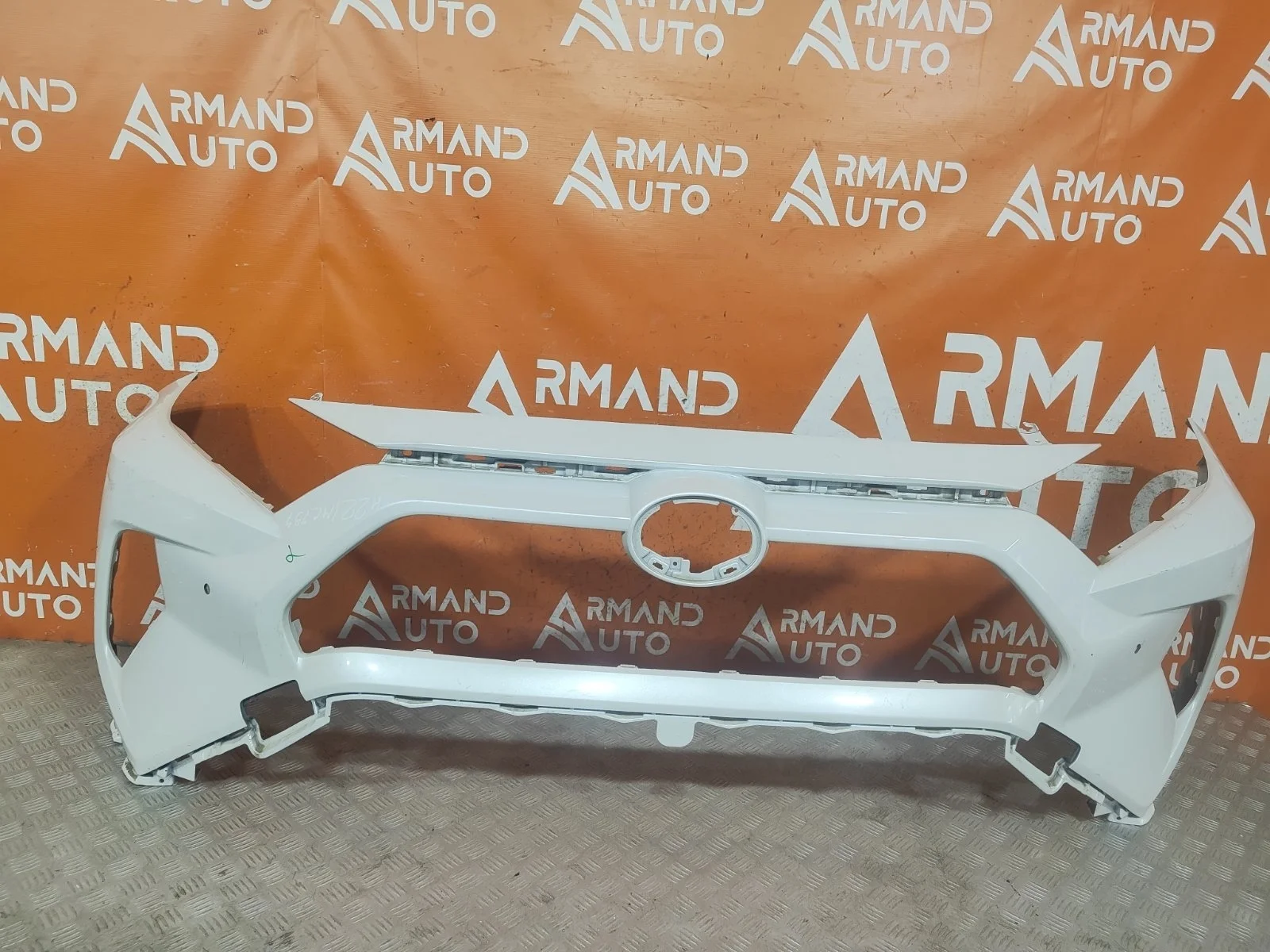 Бампер Toyota RAV4 2018-нв 5 XA50