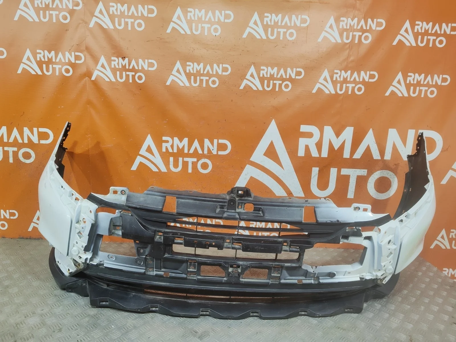 Бампер Mitsubishi Outlander 2018-нв 3