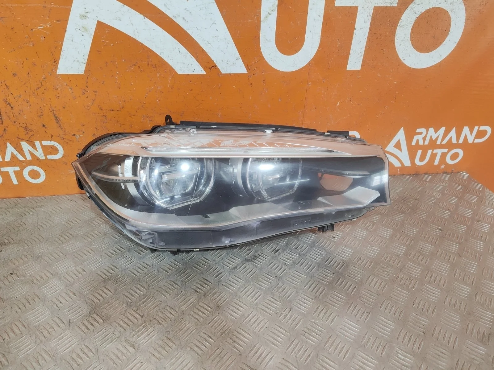 Фара BMW X5 2013-2018 F15