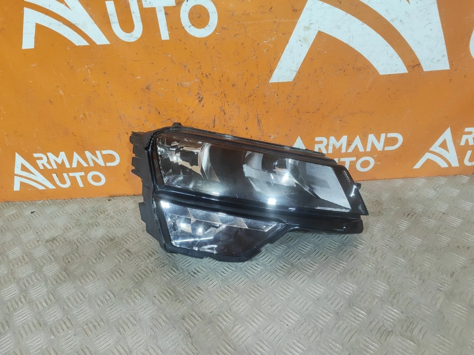 Фара Skoda Karoq 2017-нв