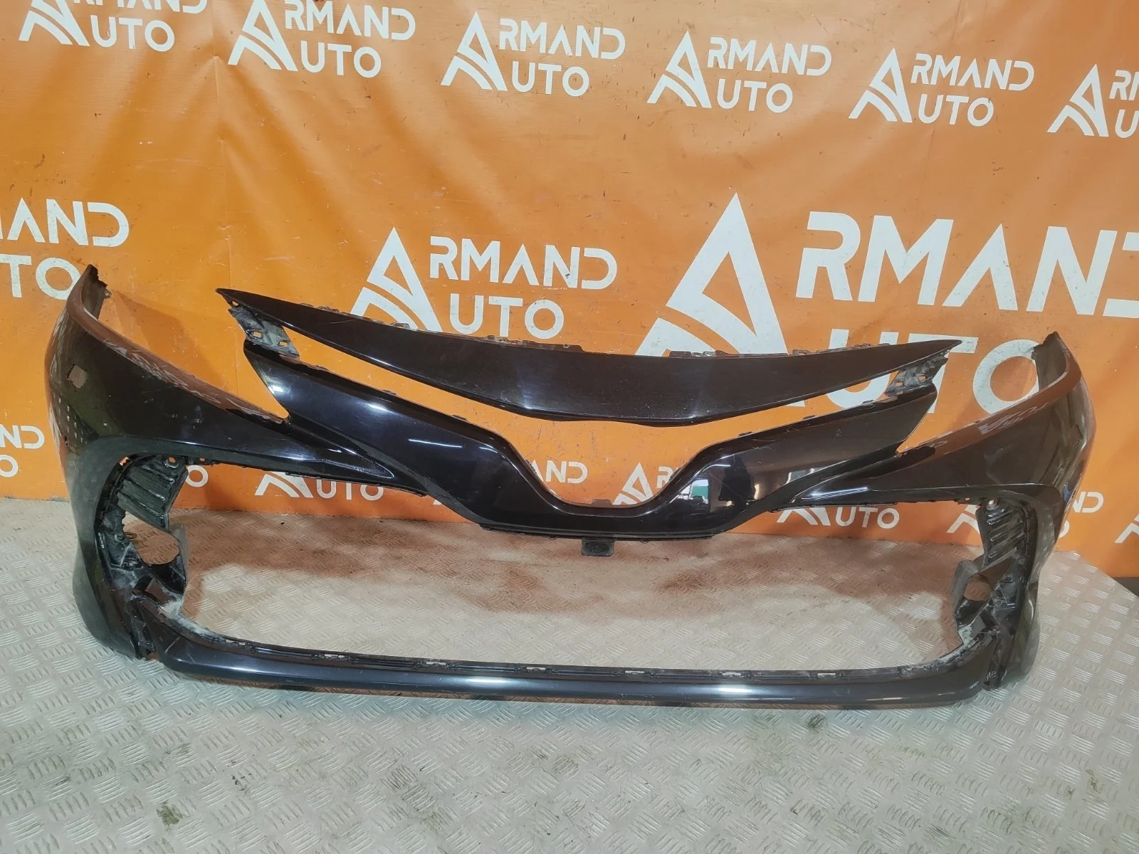Бампер Toyota Camry 2017-2021 8 XV70