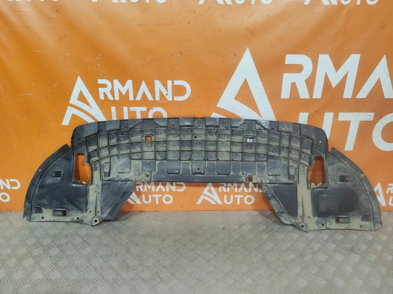 Пыльник бампера Mitsubishi Outlander 2012-нв 3