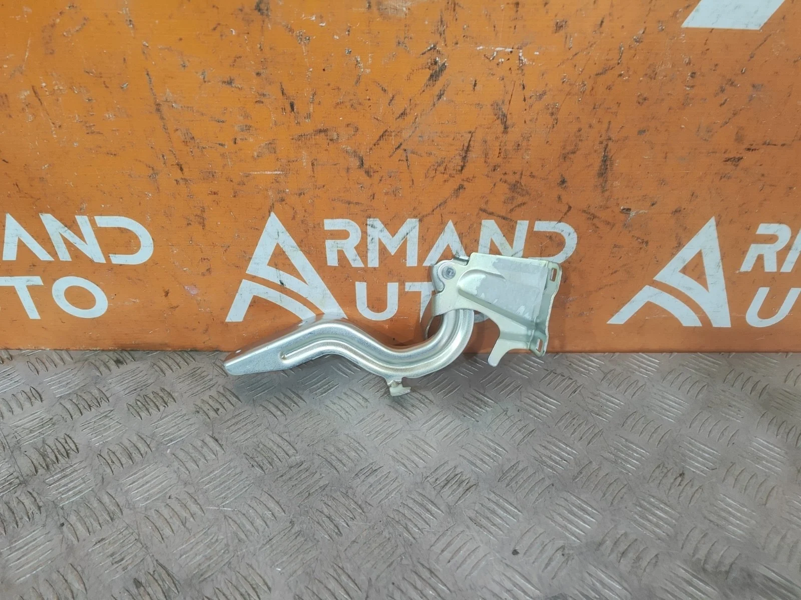 Петля капота Nissan X-Trail 2013-2022 T32