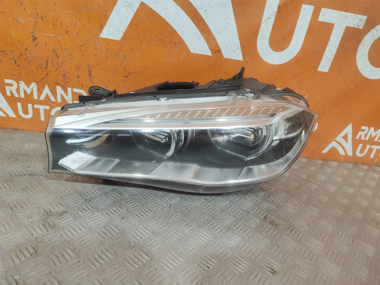 Фара BMW X5 2013-2018 F15
