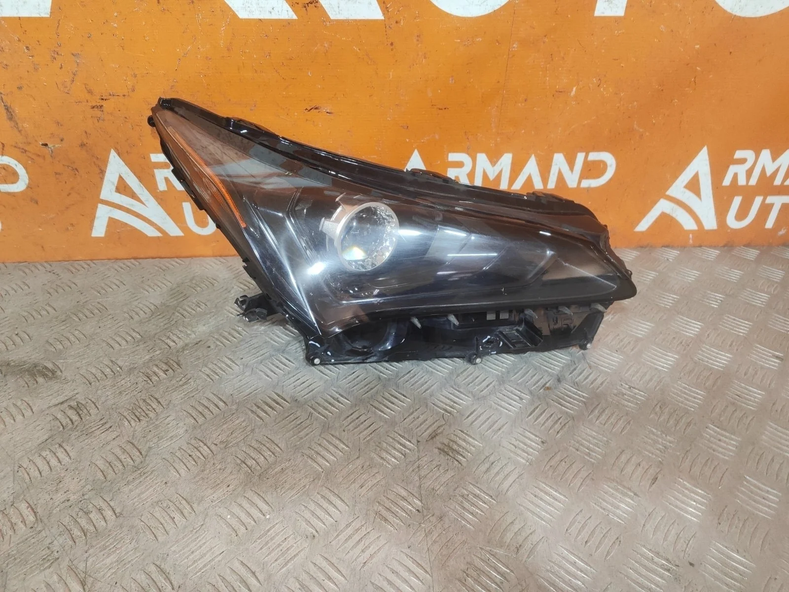 Фара Lexus NX 2017-2021