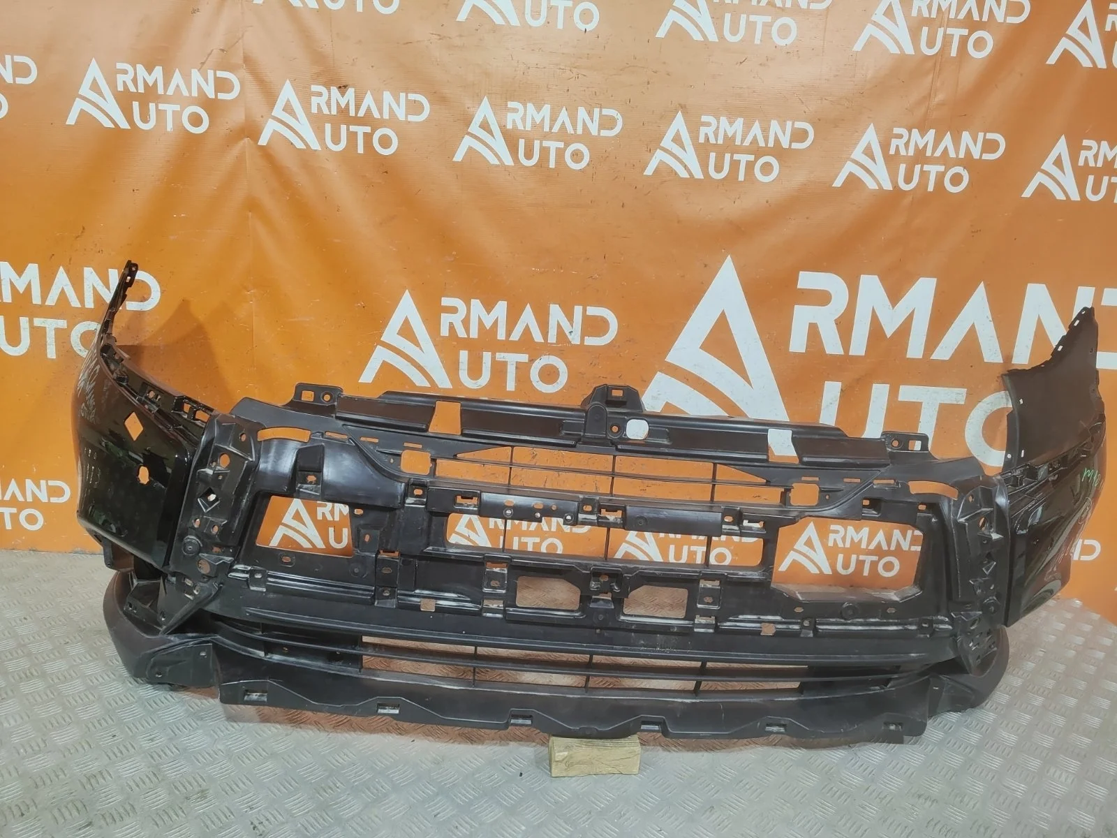 Бампер Mitsubishi Outlander 2018-нв 3