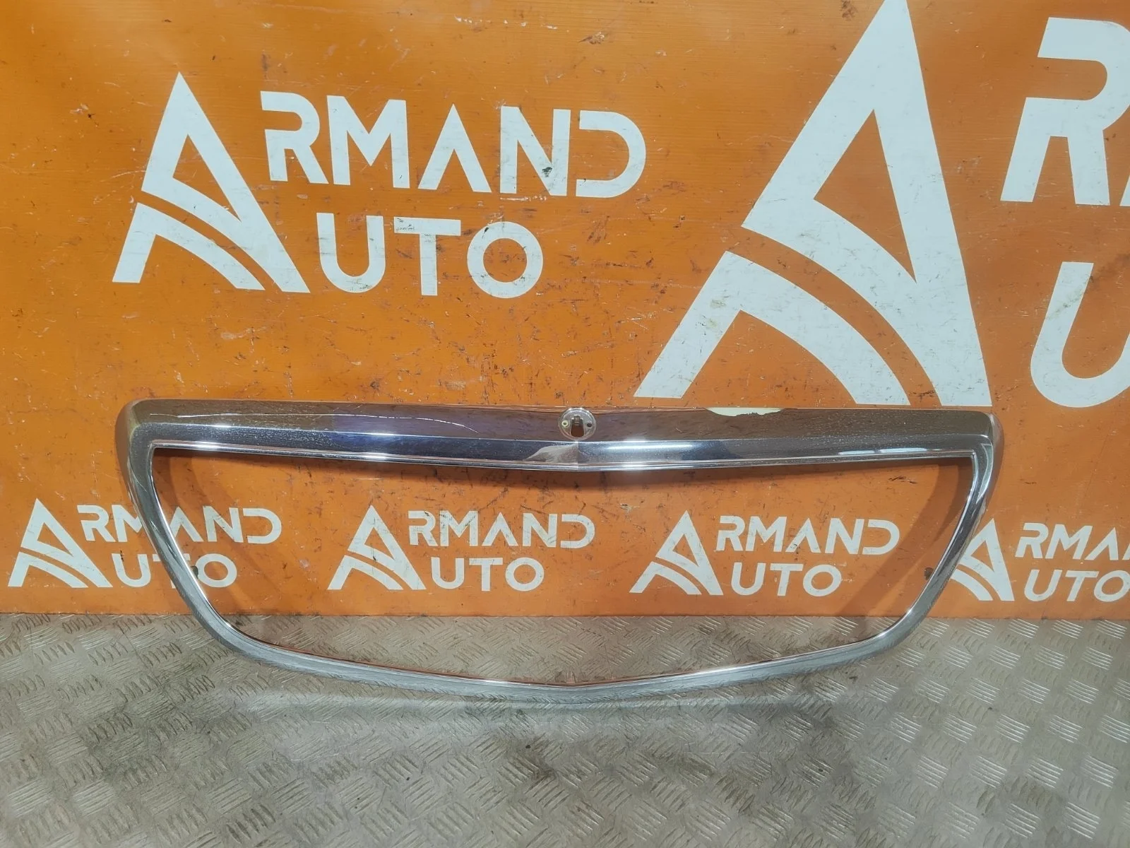 Окантовка решетки радиатора Mercedes -Class 2013-2020 W222