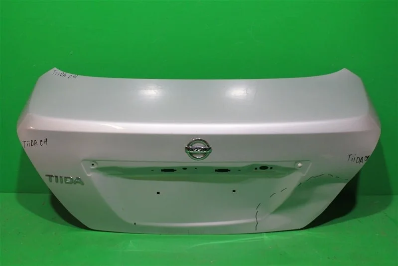 Крышка багажника NISSAN TIIDA 2004-2014 C11