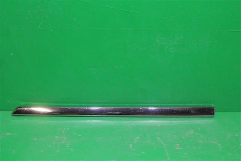 Молдинг двери TOYOTA LAND CRUISER 2015-2021 200