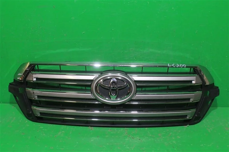 Решетка радиатора TOYOTA LAND CRUISER 2015-2021 200