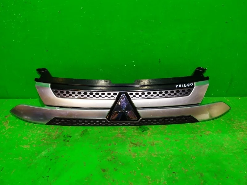 Решетка радиатора MITSUBISHI OUTLANDER 2018-нв 3