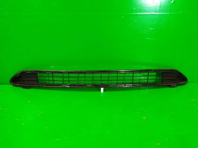 Решетка бампера TOYOTA RAV4 2015-2019 CA40