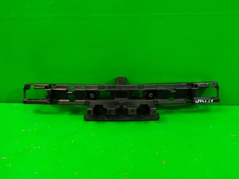 Кронштейн решетки радиатора нижний LEXUS LX 2015-2023 URJ200