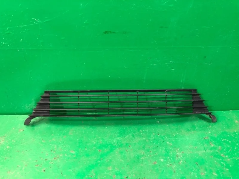 Решетка бампера TOYOTA COROLLA 2015-2019 11 E160 E170 E180