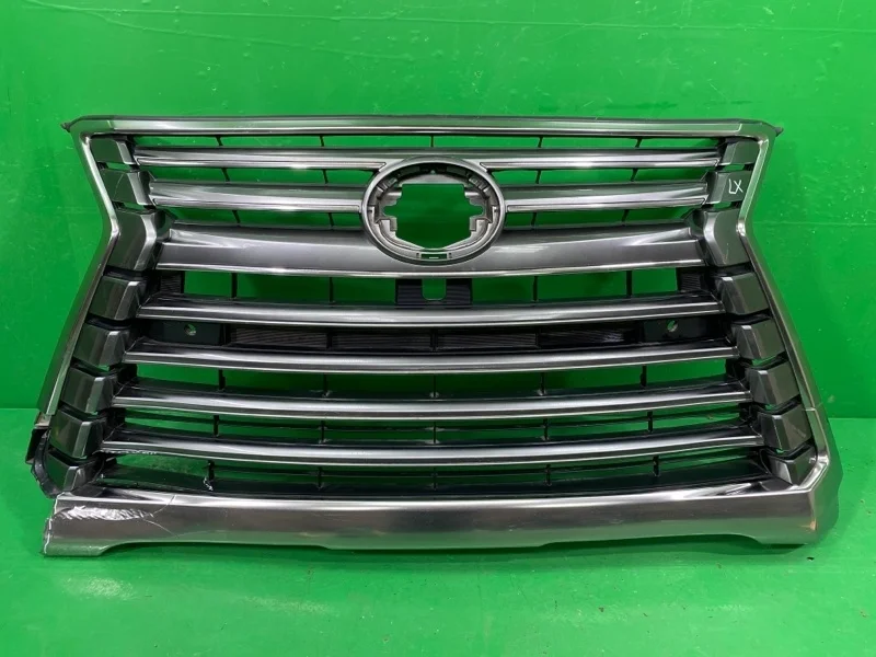 Решетка радиатора LEXUS LX 2015-2023 URJ200