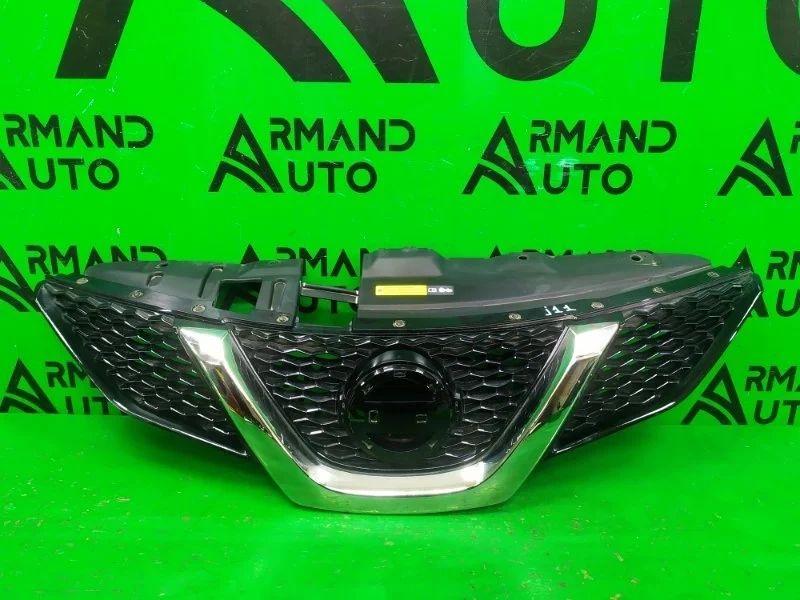 Решетка радиатора NISSAN QASHQAI 2013-2019 j11