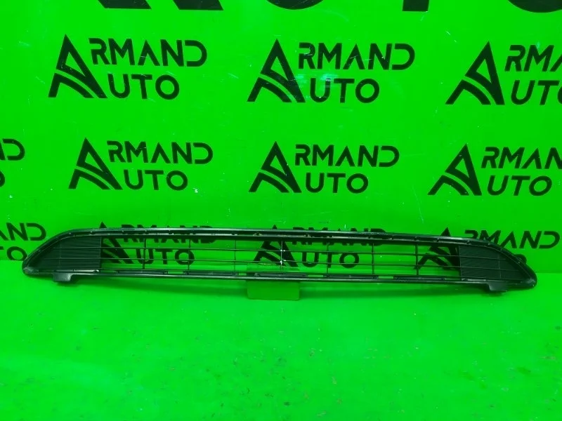 Решетка бампера TOYOTA RAV4 2015-2019 CA40