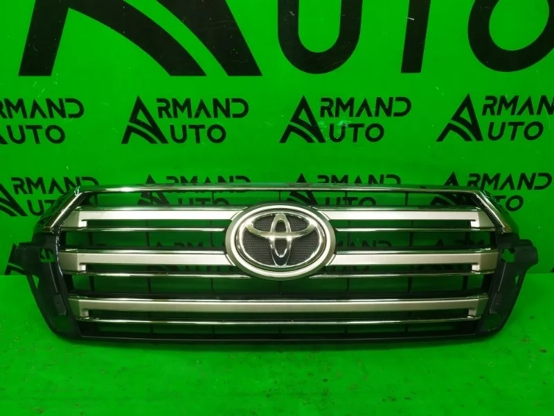 Решетка радиатора TOYOTA LAND CRUISER 2015-2021 200