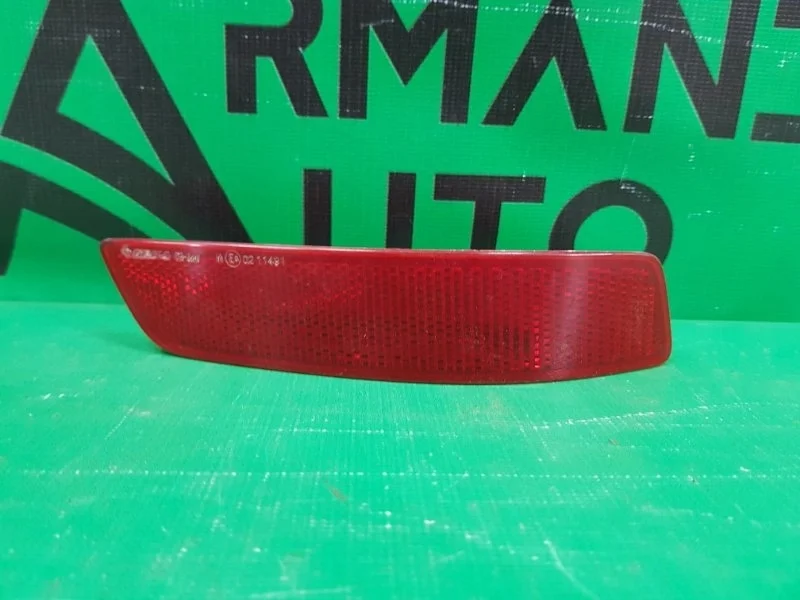 Катафот бампера TOYOTA COROLLA 2012 E160 E180