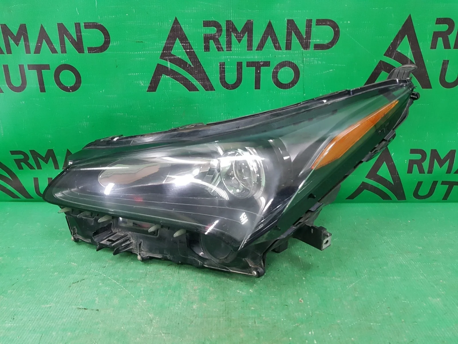 Фара LEXUS NX 2014-2017