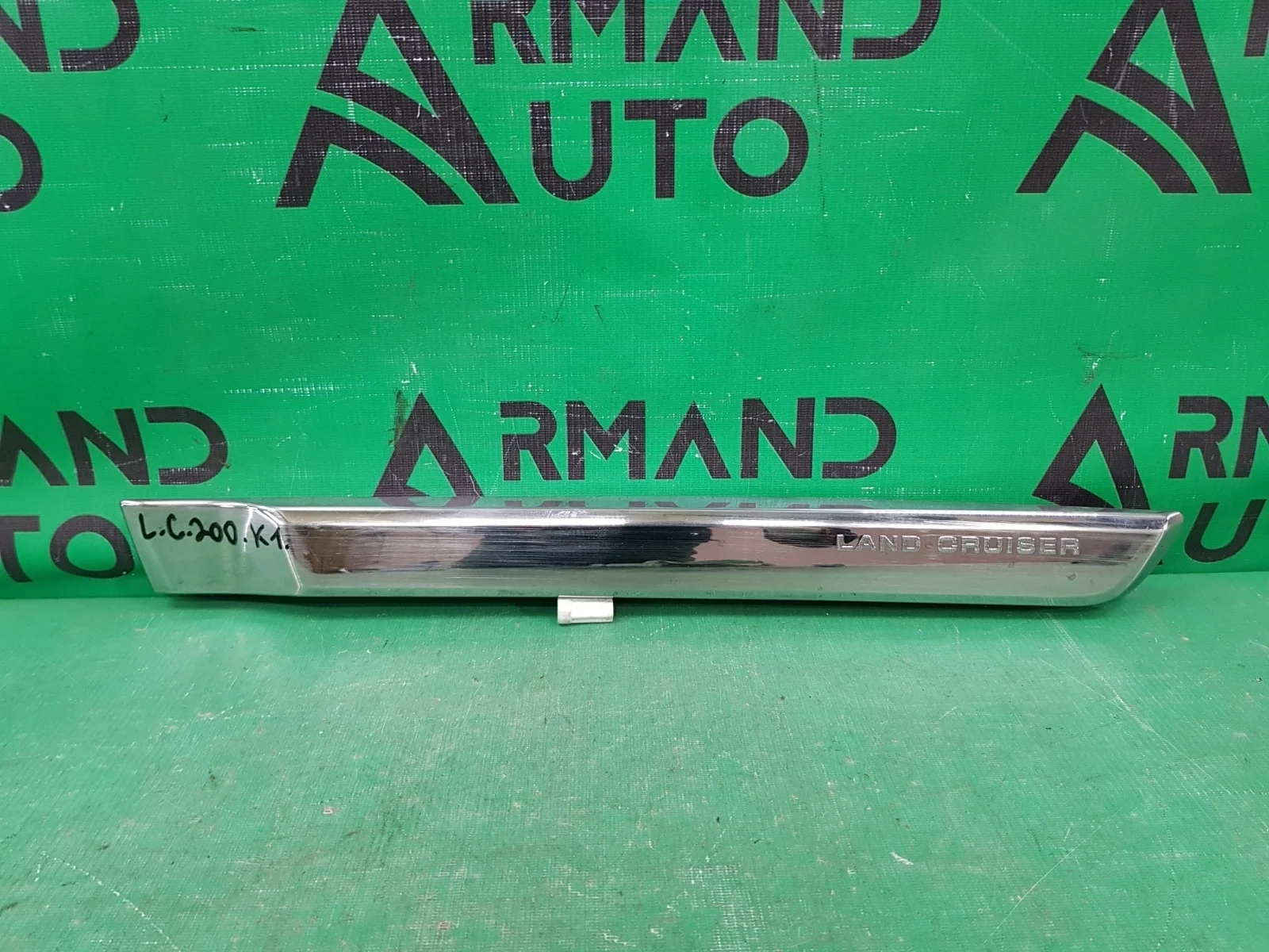 Молдинг двери TOYOTA LAND CRUISER 2015-2021 200