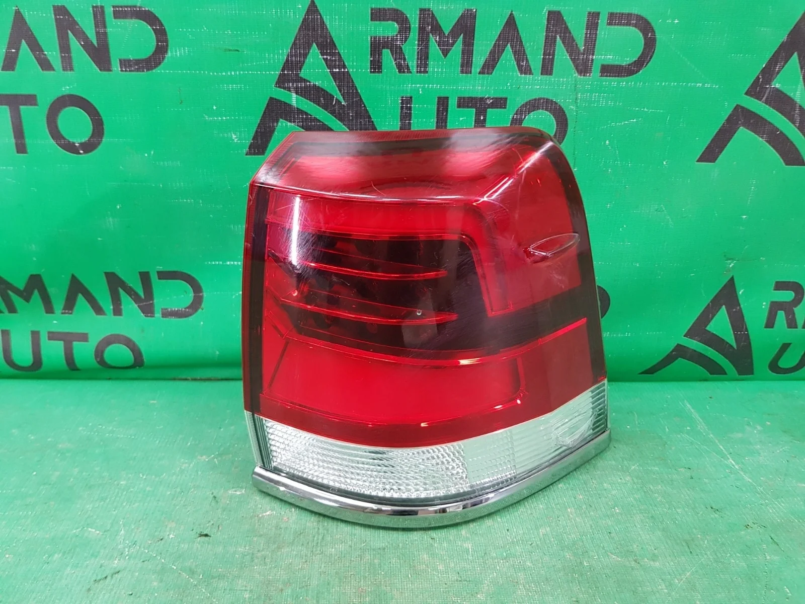 Фонарь внешний TOYOTA LAND CRUISER 2015-2021 200