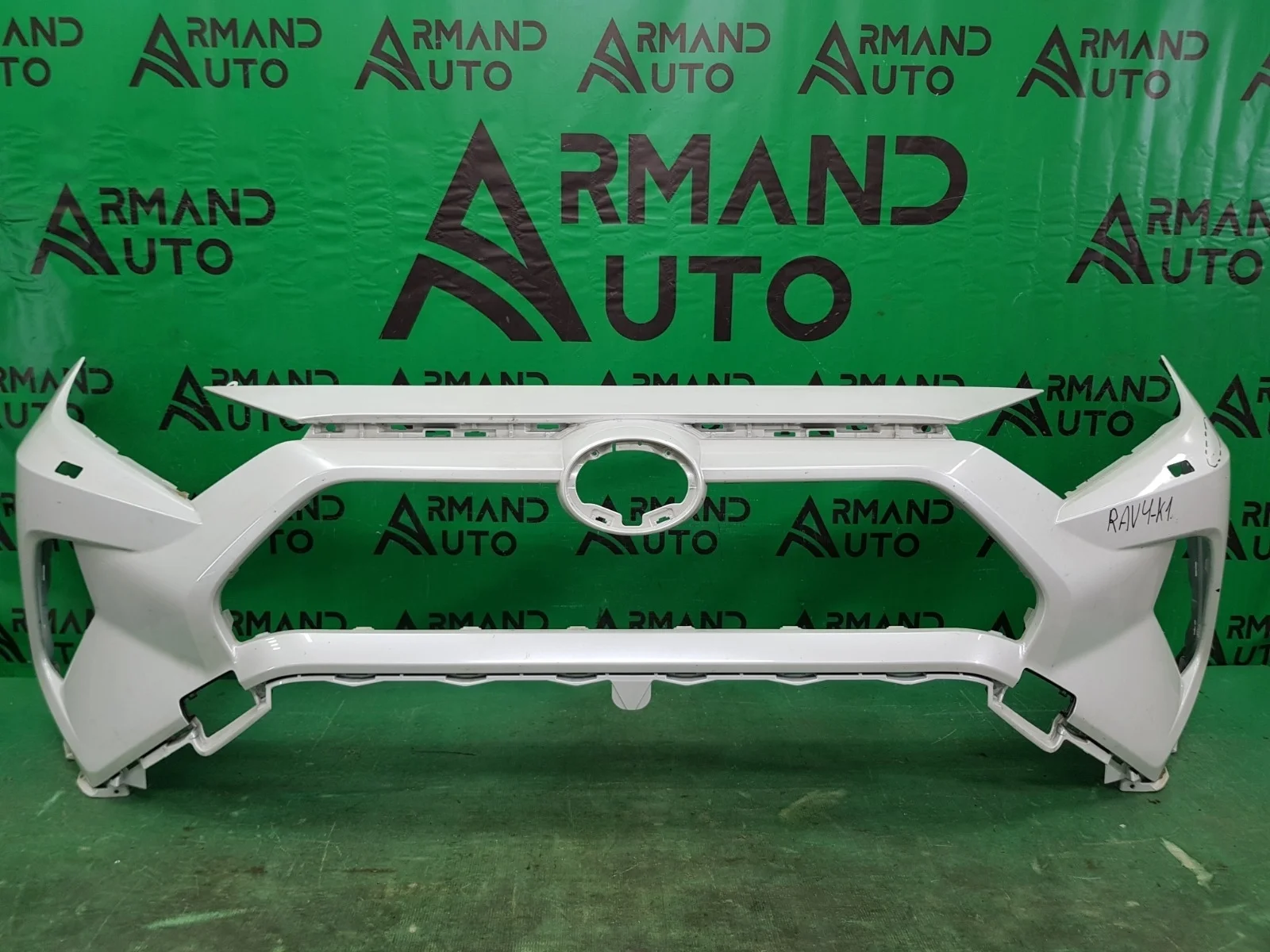 Бампер TOYOTA RAV4 2018-нв 5 XA50