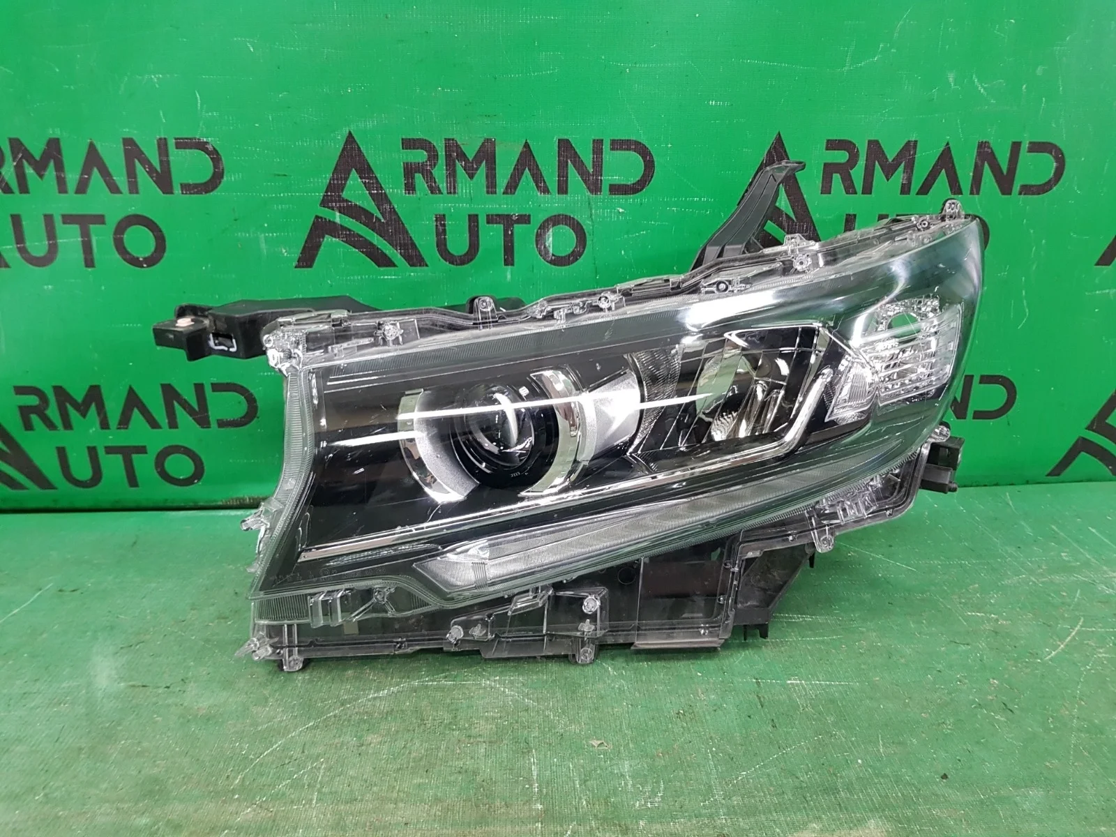 Фара TOYOTA LAND CRUISER PRADO 2017-нв 150