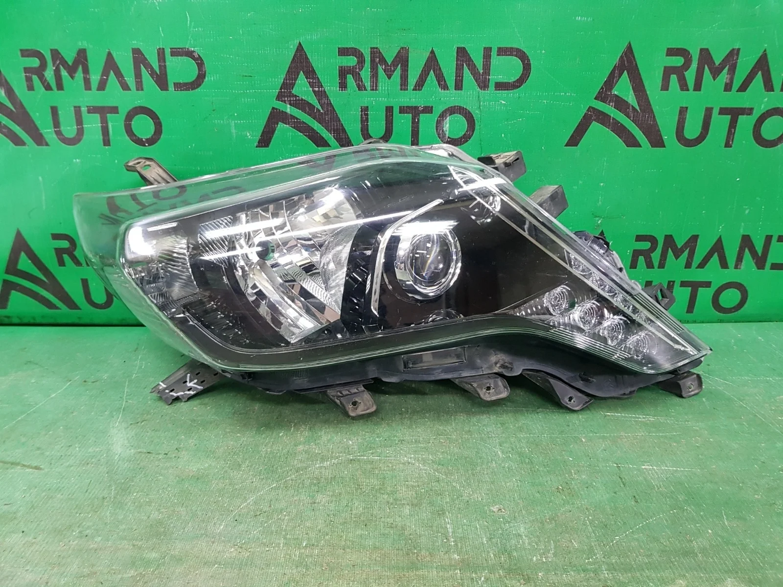 Фара TOYOTA LAND CRUISER PRADO 2013-2017 150