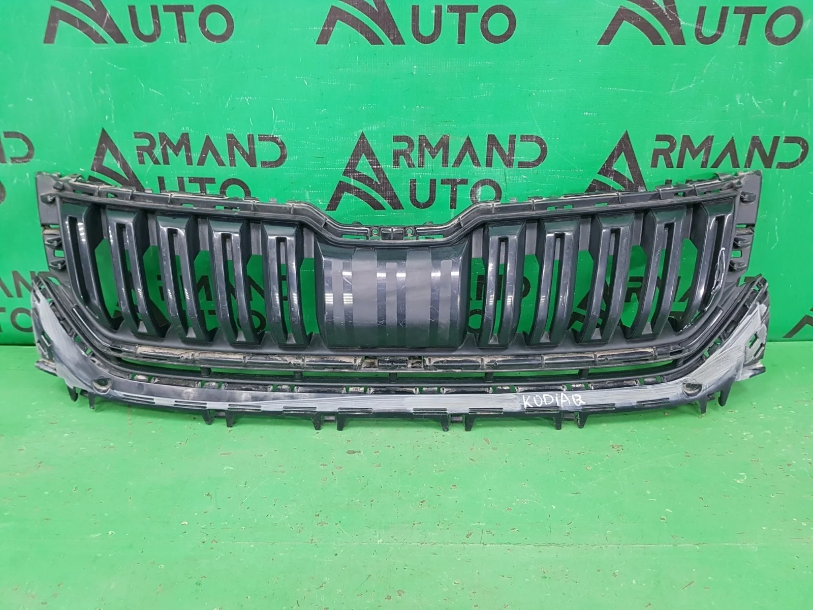 Решетка радиатора SKODA KODIAQ 2016-2022