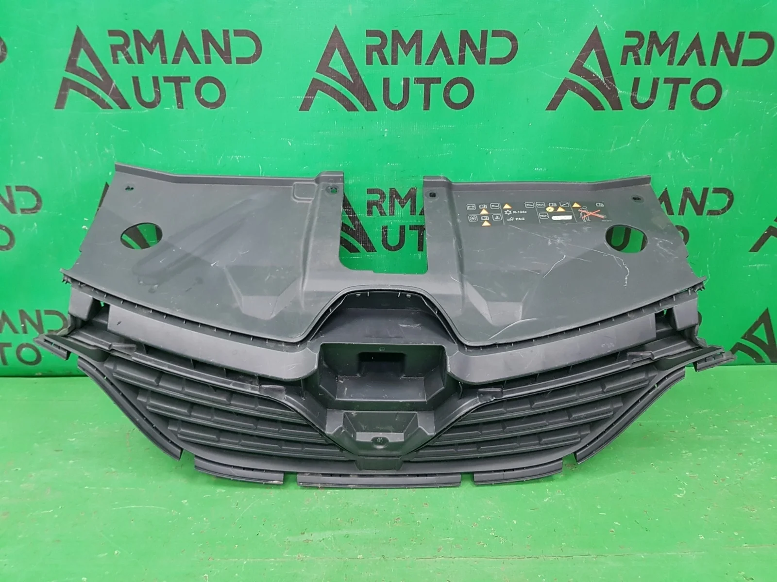 Решетка радиатора RENAULT ARKANA 2019