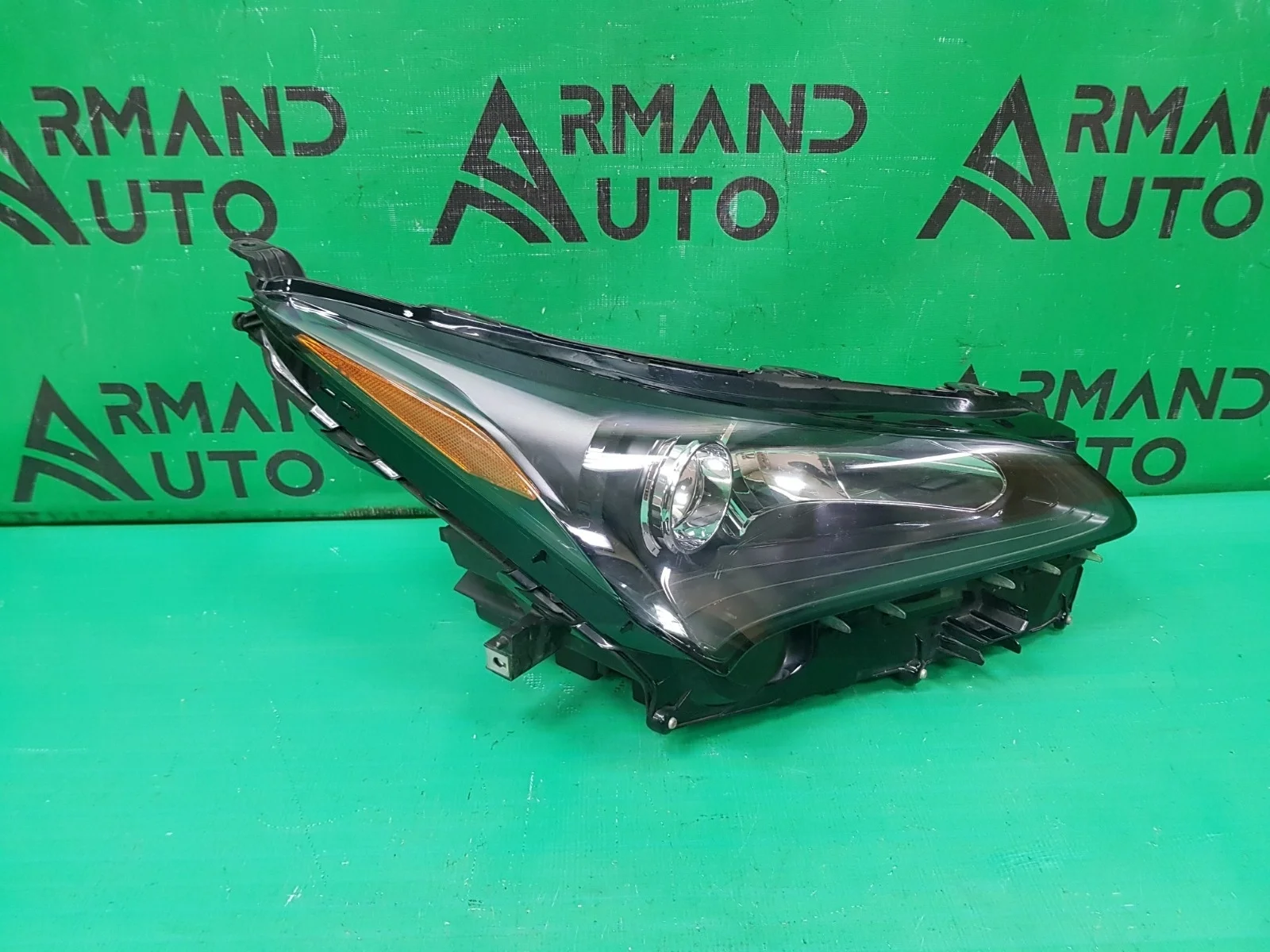 Фара LEXUS NX 2014-2017