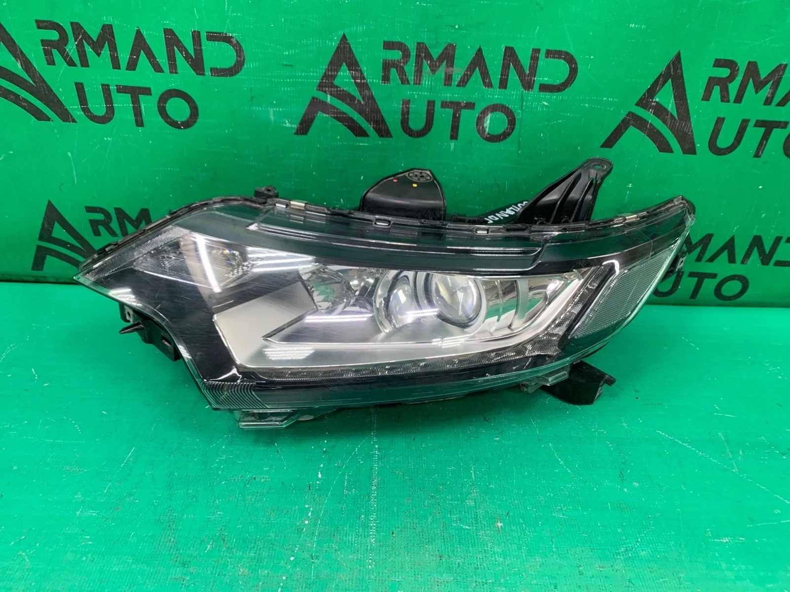 Фара MITSUBISHI OUTLANDER 2015-нв 3