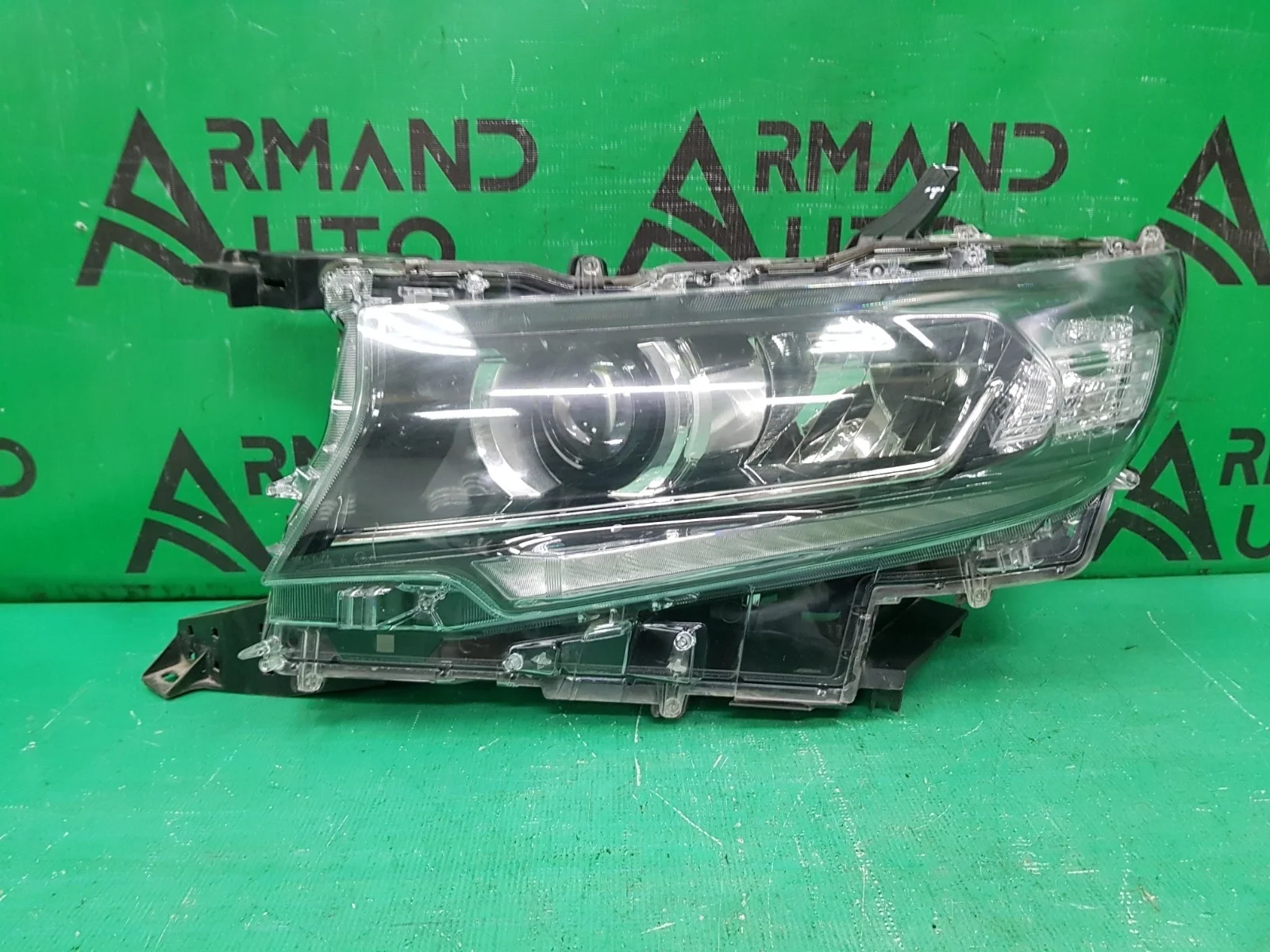 Фара TOYOTA LAND CRUISER PRADO 2017-нв 150