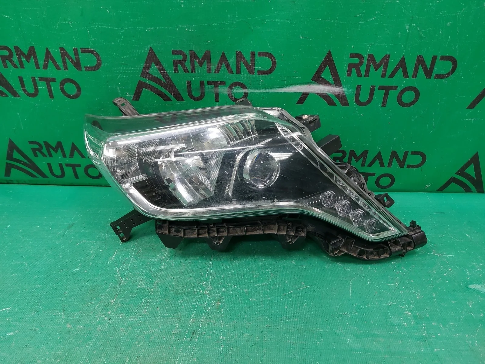 Фара TOYOTA LAND CRUISER PRADO 2013-2017 150