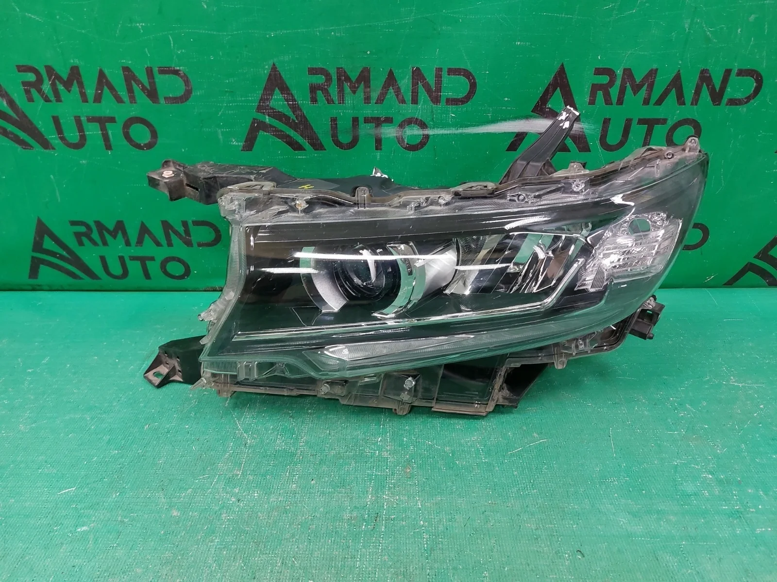 Фара TOYOTA LAND CRUISER PRADO 2017-нв 150