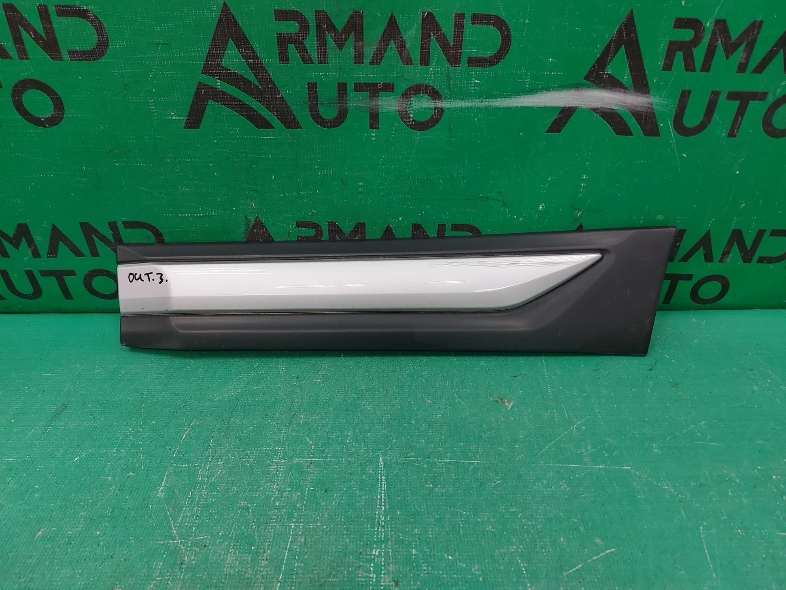 Молдинг двери MITSUBISHI OUTLANDER 2015-нв 3