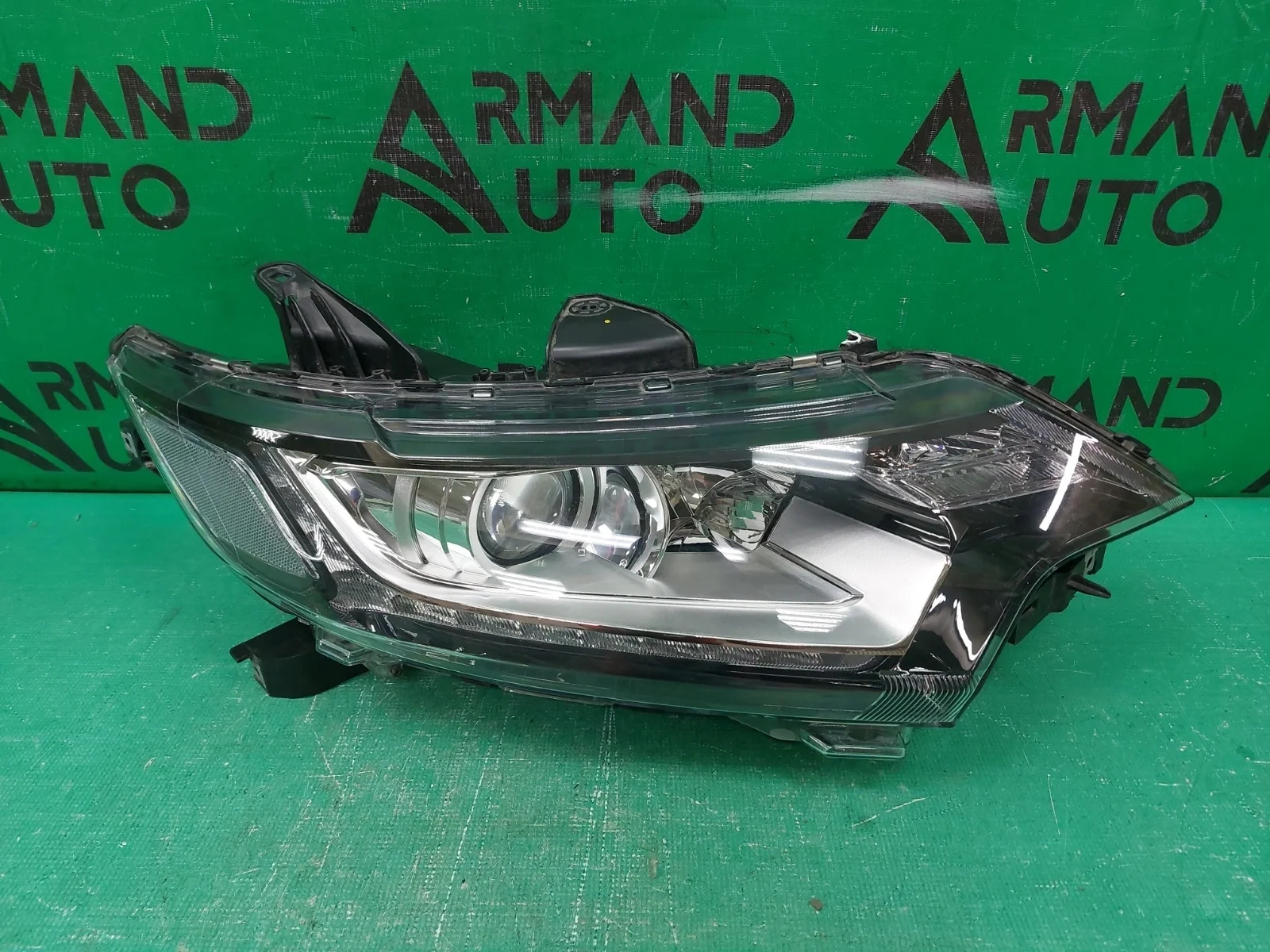 Фара MITSUBISHI OUTLANDER 2015-нв 3