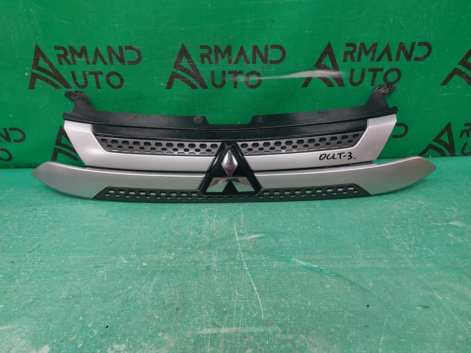 Решетка радиатора MITSUBISHI OUTLANDER 2018-нв 3